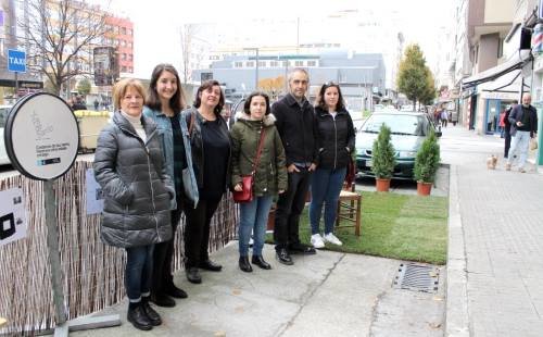 O proxecto Participa Agra ocupou durante unhas horas dúas prazas de aparcadoiro nas Conchiñas