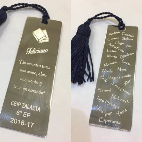 Marcapáginas grabado