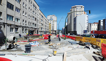 Obras ante las Casas de Franco