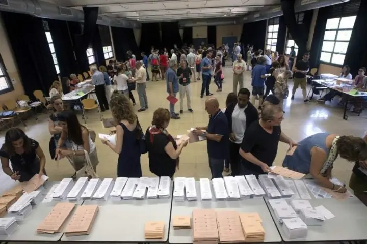 colegio-electoral_20minutos-720x480