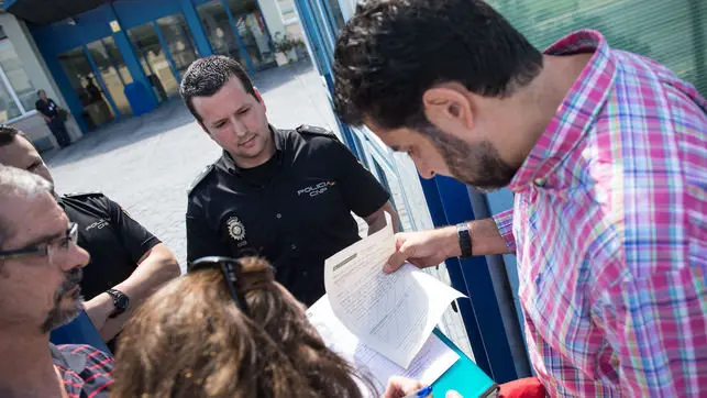 Tecnics-municipals-Policia-Nacional-CIE_EDIIMA20160713_0193_4