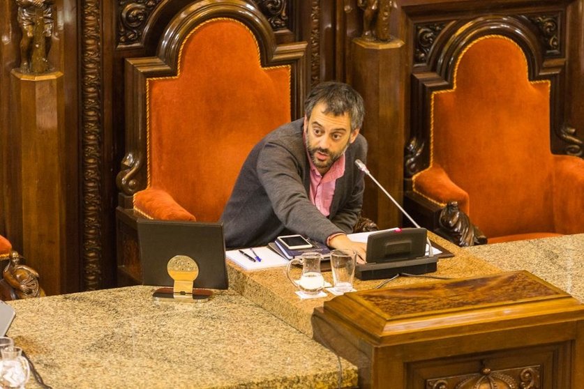 O alcalde da Coruña, Xulio Ferreiro, nun Pleno municipal