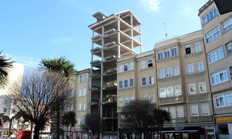 Edificio en Os Mallos