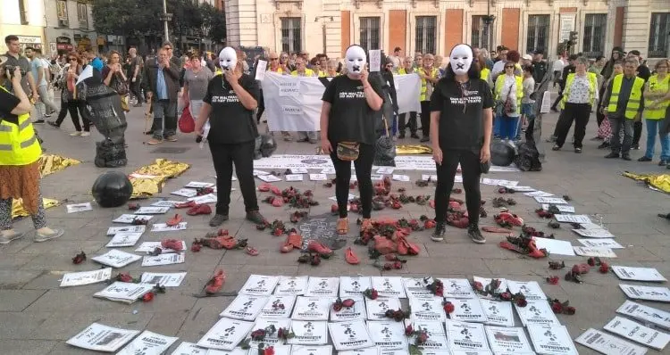 Tres activistas de Vela-luz na Puerta do Sol a semana pasada