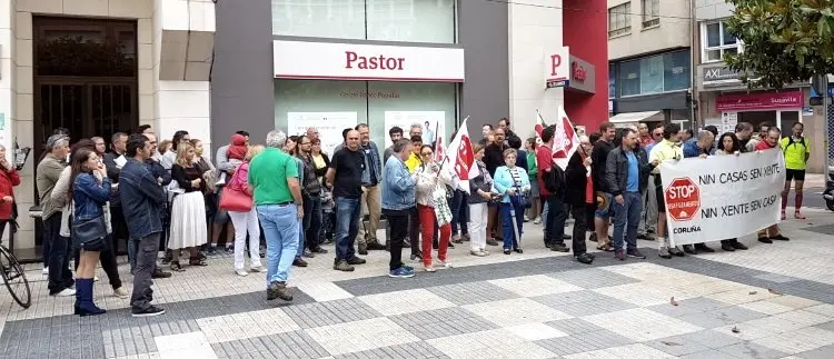 Protesta de Stop Desafiuzamentos en Sada este domingo 11 de xuño (1)