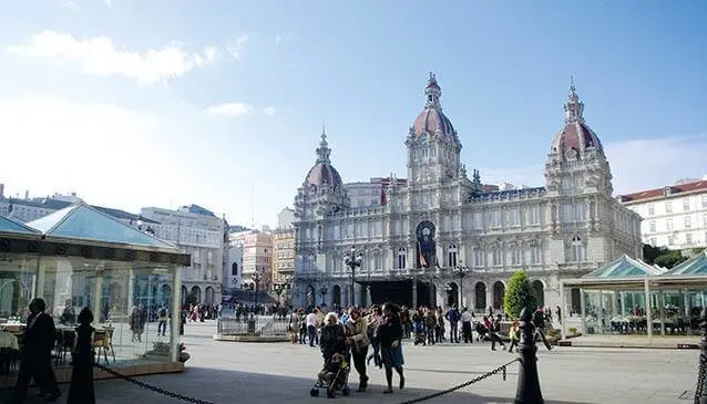 Ayuntamiento_A_Coruña,_Plaza_María_Pita_(5694365458)