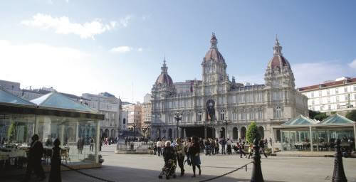 Ayuntamiento_A_Coruña,_Plaza_María_Pita_(5694365458)