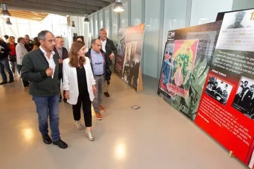 Inés Rey na exposición de UGT