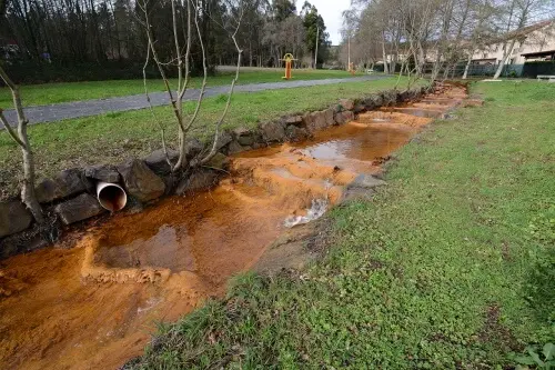 Impacto ambiental da mina de Touro