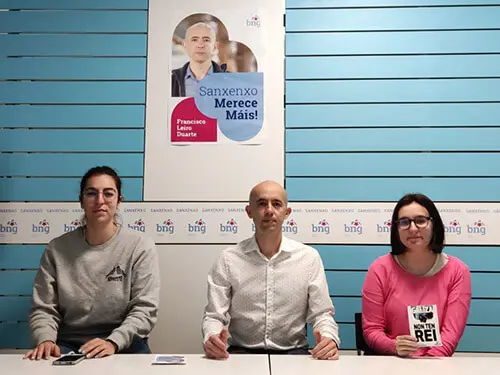 Marta Gómez, Fran Leiro e Nuria (a militante sancionada)