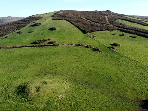 Panorámica de Monte Penido, cunha das mámoas conservadas_PEMonteFesteiros