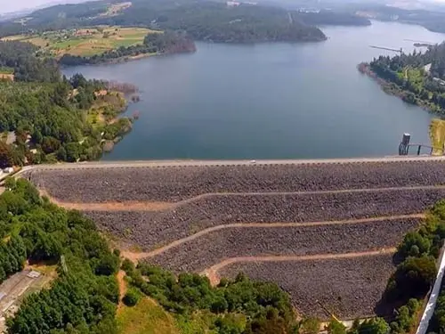 Encoro de Portodemouro no río Ulla