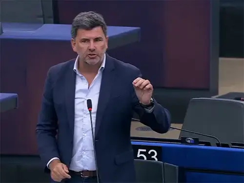 Gonz&aacute;lez Casares no pleno
