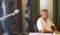 Spyros Galinos, alcalde de Lesbos, no seu despacho
&copy; Miguelanxo Lar / Mar&iacute;a R&uacute;a | Praza P&uacute;blica