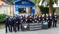 Roc&iacute;o Fraga xunto a membros da Polic&iacute;a Local port