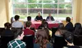 Xulio Ferreiro con estudantado da Facultade de Dereito port