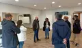 Avia Veira e Francisco Jorquera na praza do comercio (imaxe de https://cidadedacorunha.bng.gal/)