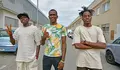 Adam, Yaya y Hussein, tres jovenes de Sud&aacute;n que lograron entrar a Melilla. Adam sobrevivi&oacute; al salto del 24 de Junio de 2022. (Imagen de Antonio Sempere) port