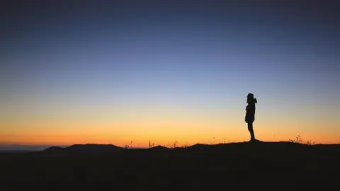 nature-outdoor-horizon-silhouette-person-mountain-778470-pxhere.com