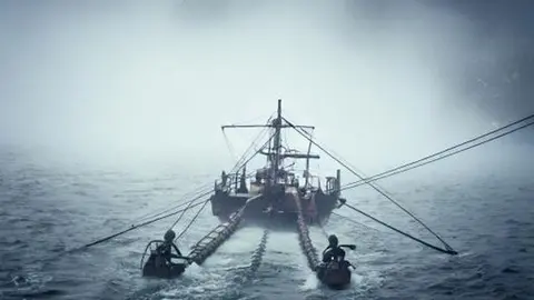 Navegando por la niebla port