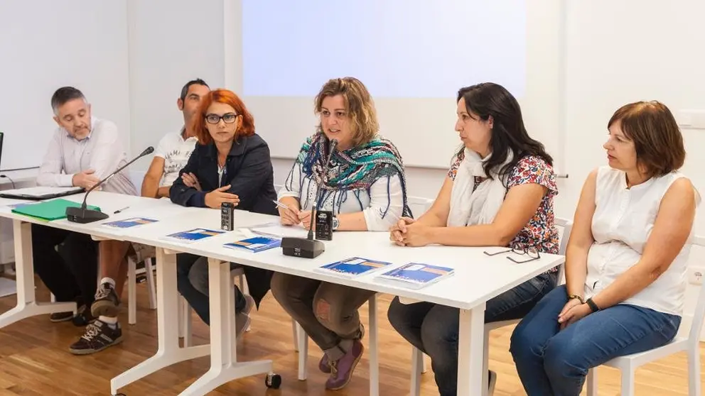 A concelleira Roc&iacute;o Fraga, falou do Plan de Acollida na presentaci&oacute;n do informe de M&eacute;dicos do Mundo