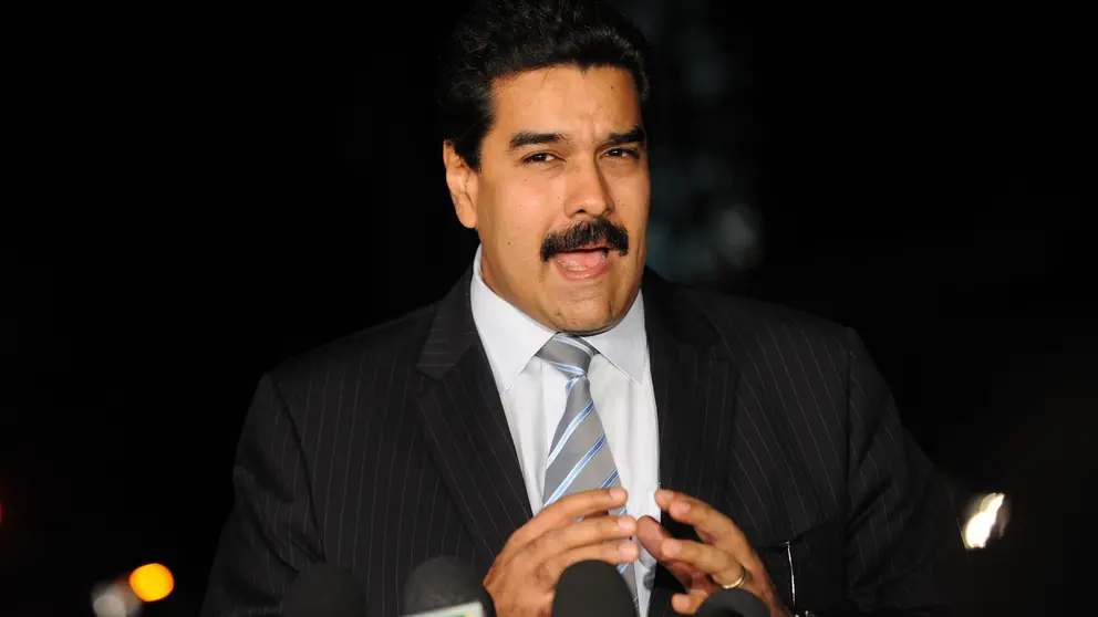 Bras&iacute;lia - O chanceler da Venezuela, Nicolas Maduro, acompanhado do chanceler Brasileiro, Antonio Patriota e do secret&aacute;rio para assuntos internacionais, Marco Aur&eacute;lio Garcia, fala com a imprensa ap&oacute;s se reunir com o presidente Lula