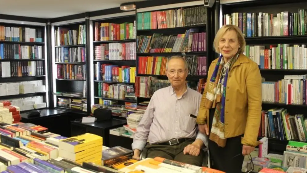 Manuel Couceiro e Consuelo L&oacute;pez Grobas fundadores da librar&iacute;a Couceiro nos Mallos