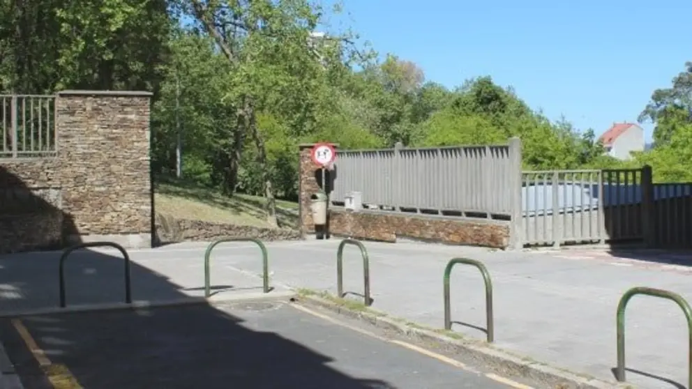 Acceso ao parque-min