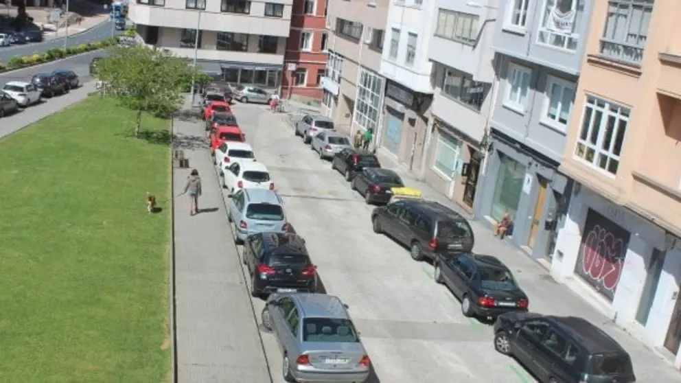 rua Industria desde a pasarela sobre a avenida de Arteixo-min