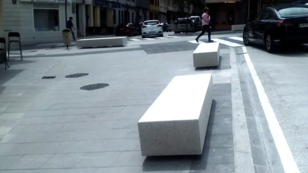 Bancos en Vila de Negreira 2