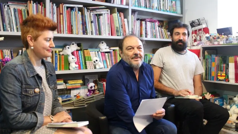 Presentaci&oacute;n. O tabu da traslenda, na Su&eacute;via. Con Mercedes Queixas, Isidro Novo e David Cortizo
