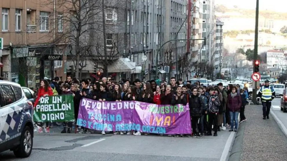 Manifestaci&oacute;n de alumnas e alumnos do IES Agra do Orz&aacute;n