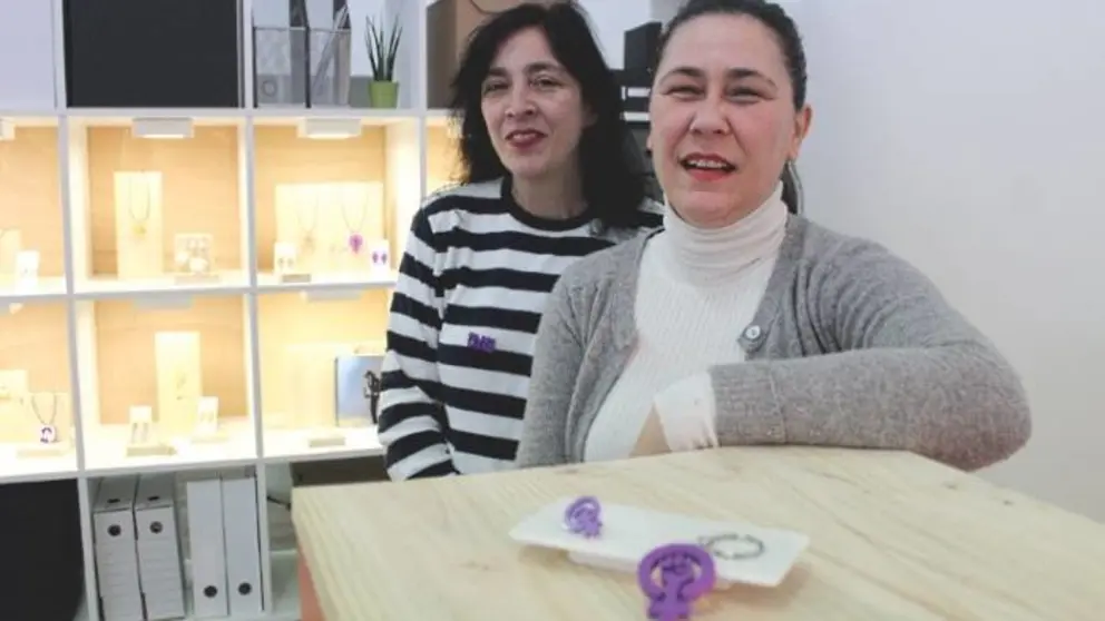 Ana e Yolanda, impulsoras do Colmado, no barrio da Sagrada Familia
