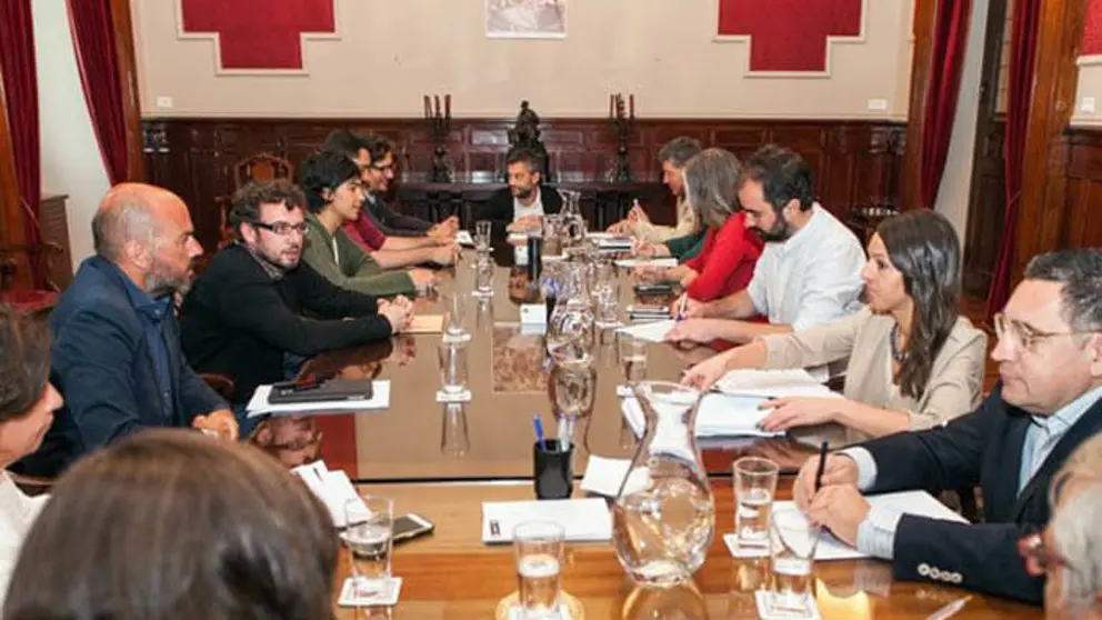 Reuni&oacute;n dunha xunta de goberno local