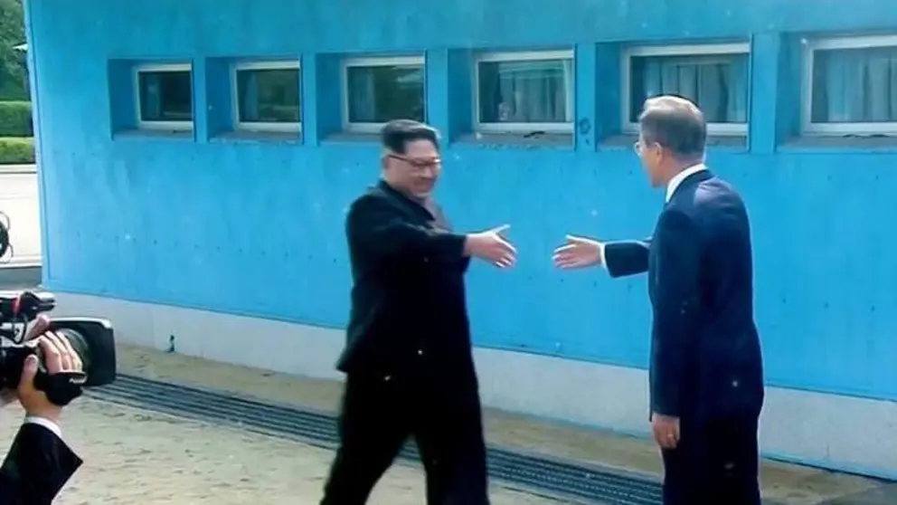 H1_Koreas-handshake