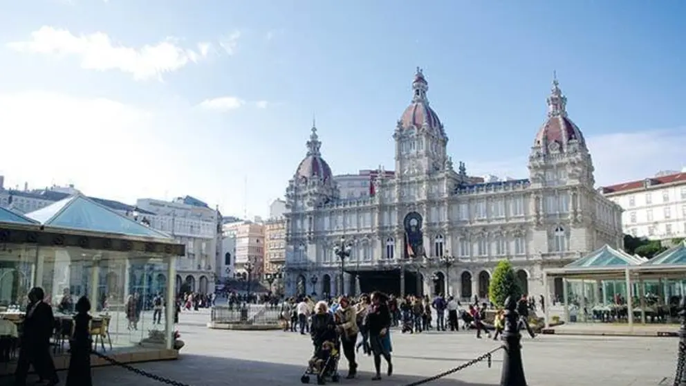 Ayuntamiento_A_Coru&ntilde;a,_Plaza_Mar&iacute;a_Pita_(5694365458)