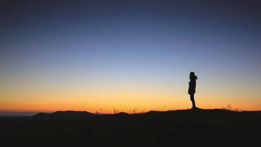 nature-outdoor-horizon-silhouette-person-mountain-778470-pxhere.com