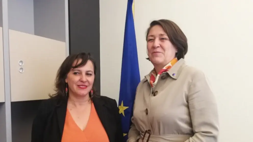 ana Miranda Violeta Bulc port