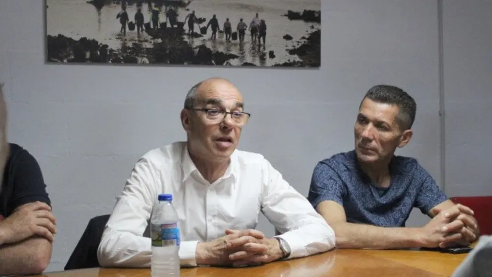 Jorquera na reuni&oacute;n coa Confrar&iacute;a (1)