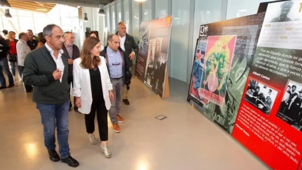 In&eacute;s Rey na exposici&oacute;n de UGT port