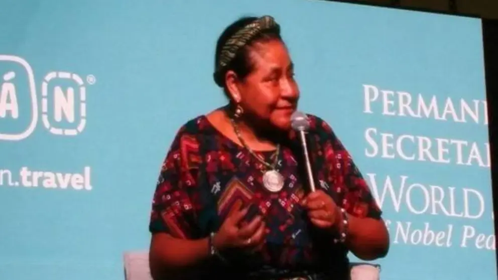 Cumbre de premios Nobel de la Paz. Rigoberta Mench&uacute; port