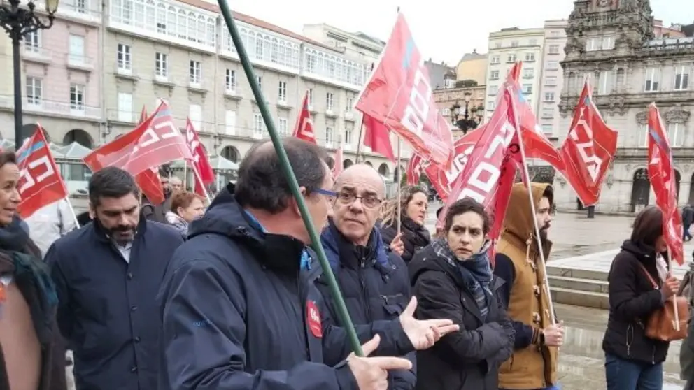 Jorquera e Avia na mobilizaci&oacute;n dos traballadores de Albada port