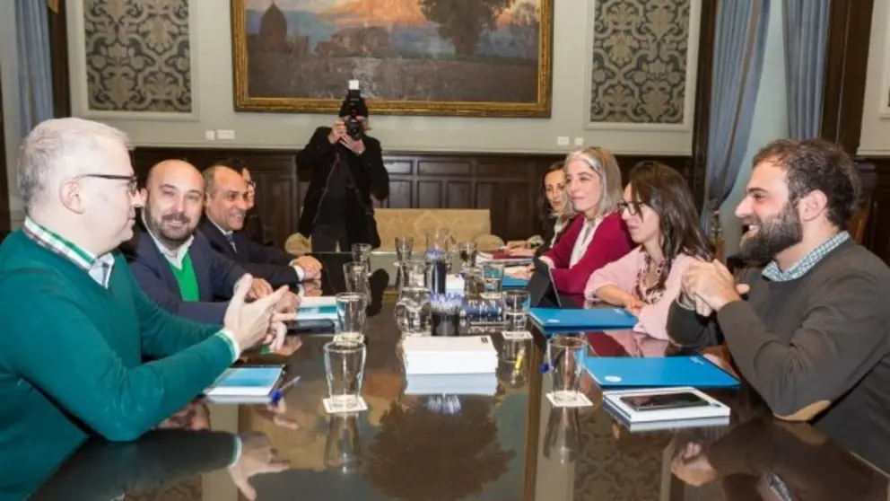 2020_MesaTraballoEscolinhas port