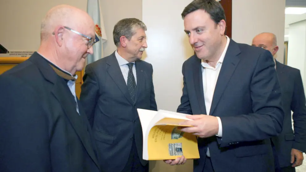 Gonz&aacute;lez Formoso, cos autores do libro este xoves na Deputaci&oacute;n