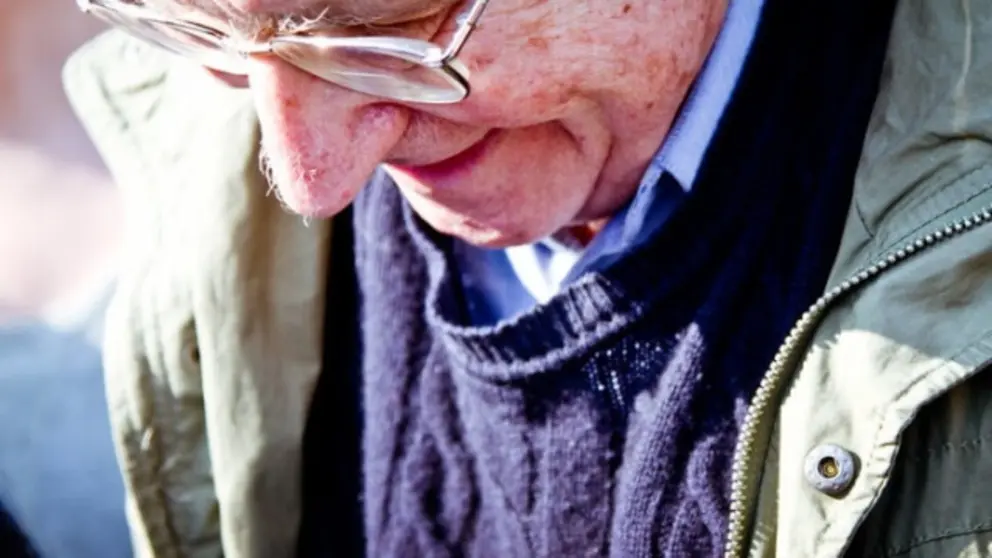Noam-Chomsky-Andrew-Rusk port