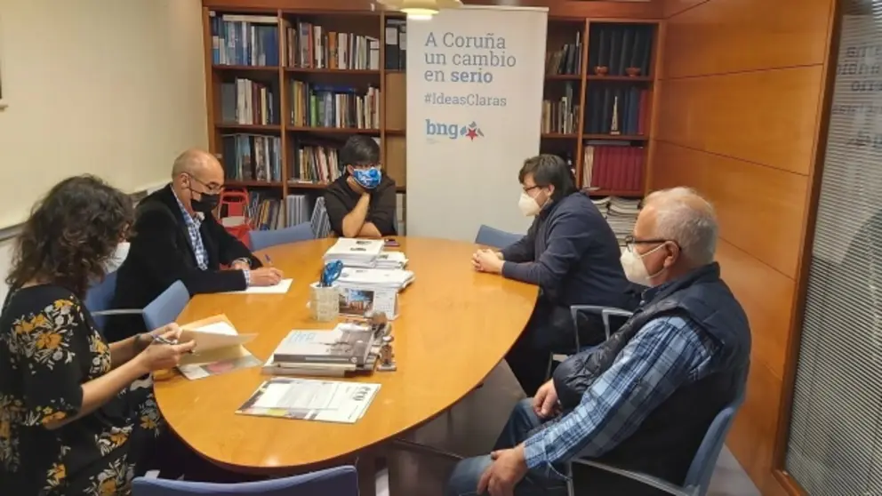 Reuni&oacute;n coa AA VV Os nosos lares de Palavea port