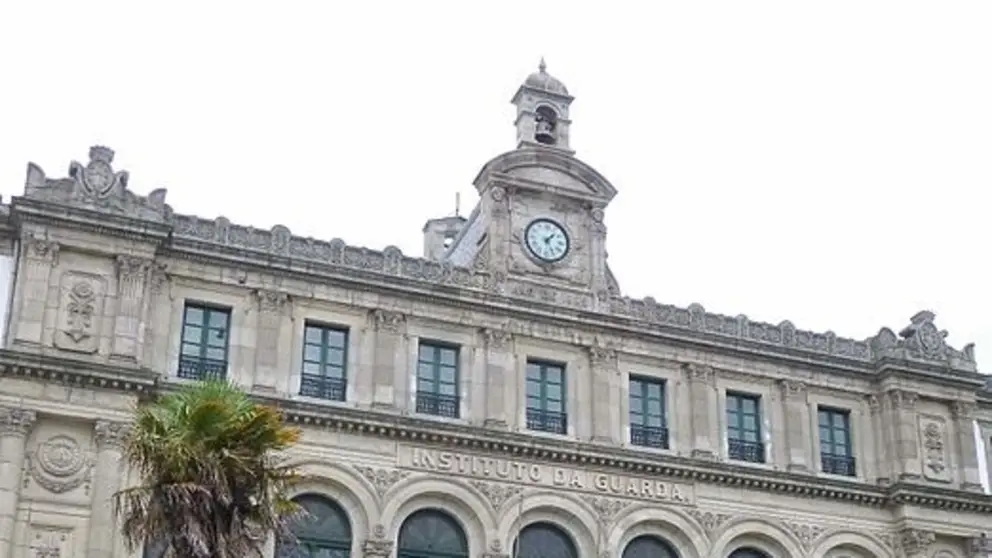 A_Coru&ntilde;a_-_Plaza_de_Pontevedra_-_Instituto_Eusebio_da_Guarda port
