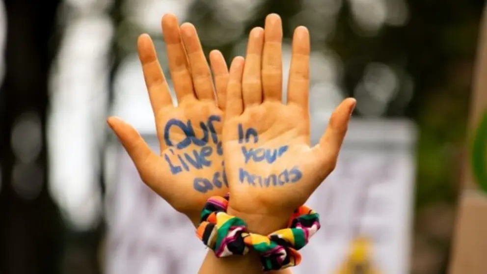 live-in-hands-peace-Paddy-O-Sullivan