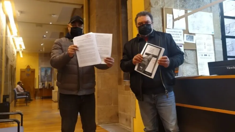 Membros do Comit&eacute; este m&eacute;rcores 16 no Concello cos documentos rexistrados port