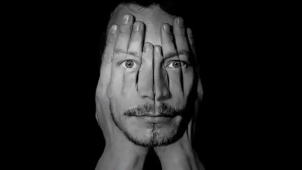 the-man-face-in-the-hands port